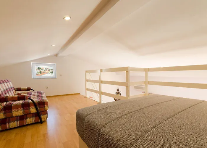 Lägenhet Atemberaubendes Direkt Am Mit Privater Dachterrasse, Eigener Galerie, Wifi Selce